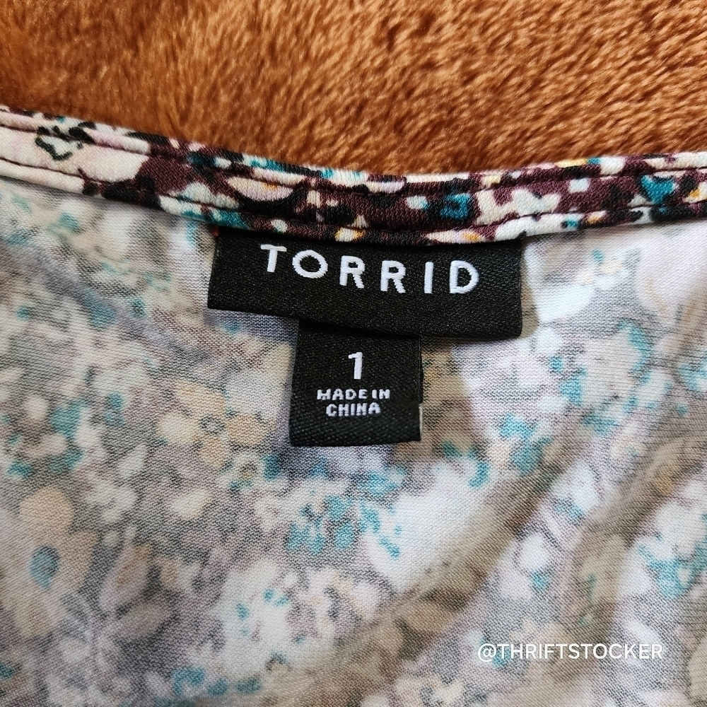 Torrid mini studio surplice tiered dress with pockets - Picture 8 of 9